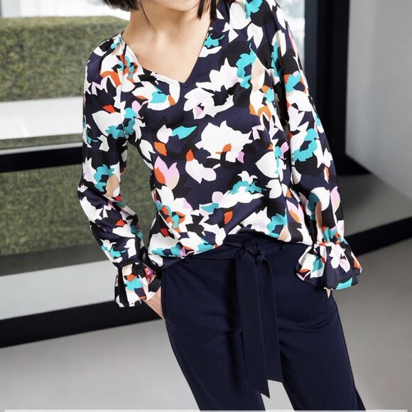 Bar Iii Women's Bar Navy Multi Ruffled Cuffs Floral Print V Neck Top Size S NWOT - Picture 1 of 3